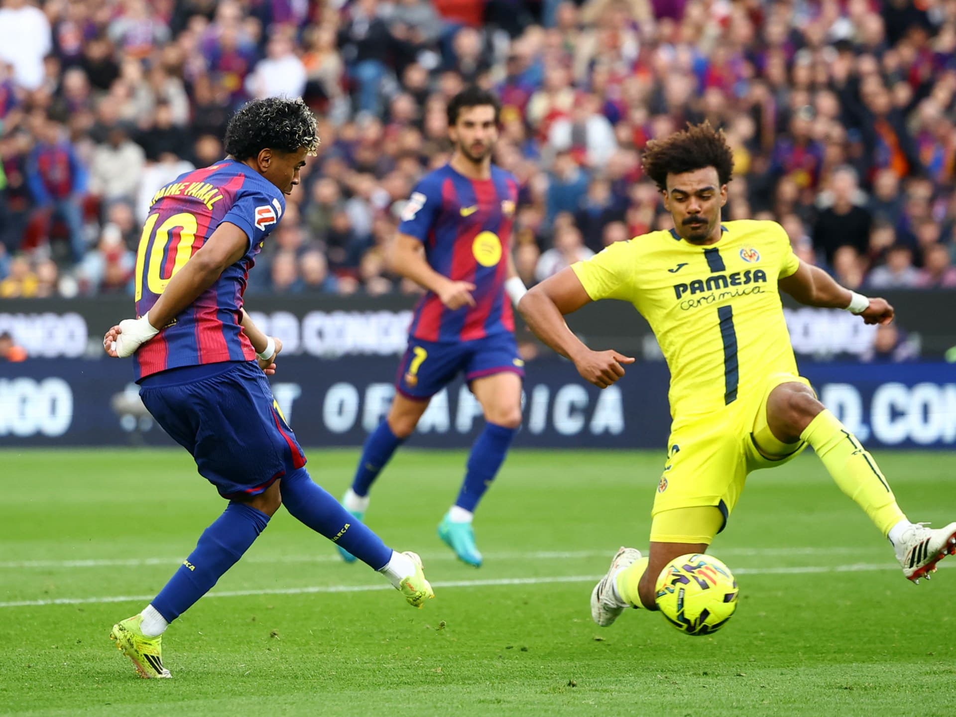 Yamal postiže hat-trick u pobjedi Barcelone nad Villarrealom 4-1