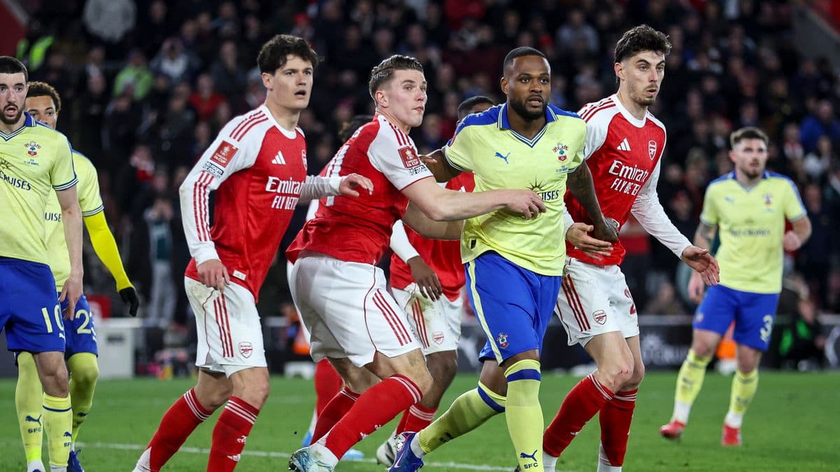 Bivši sudija kritikuje Martinellija zbog guranja arbitra