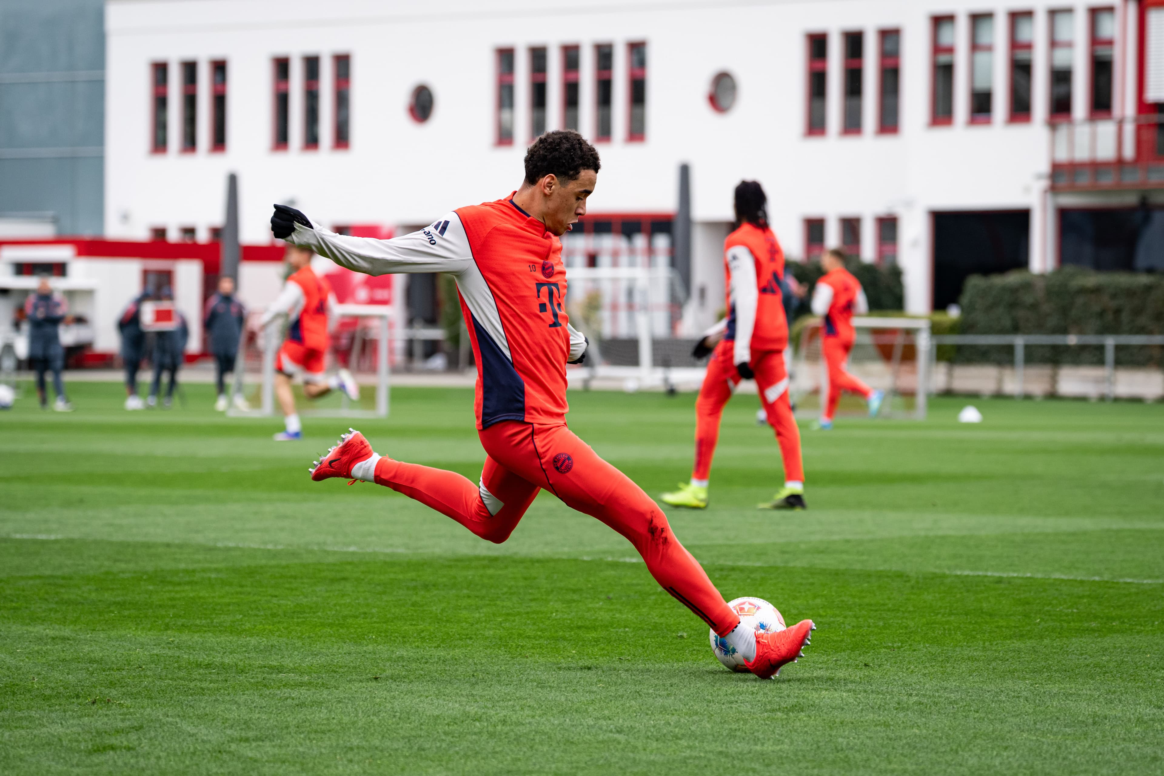 Bayern Munich gostuje kod Freiburga bez Kanea