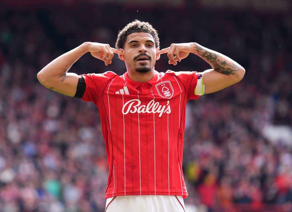 Gibbs-White hat-trick pojačava pritisak na Tottenham u borbi za opstanak