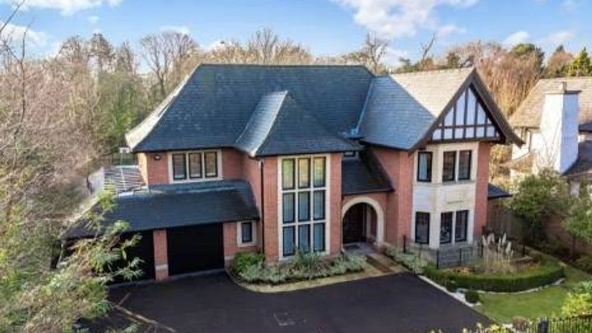 Kompany prodaje vilu od 3,5 miliona funti sa fudbalskim terenom