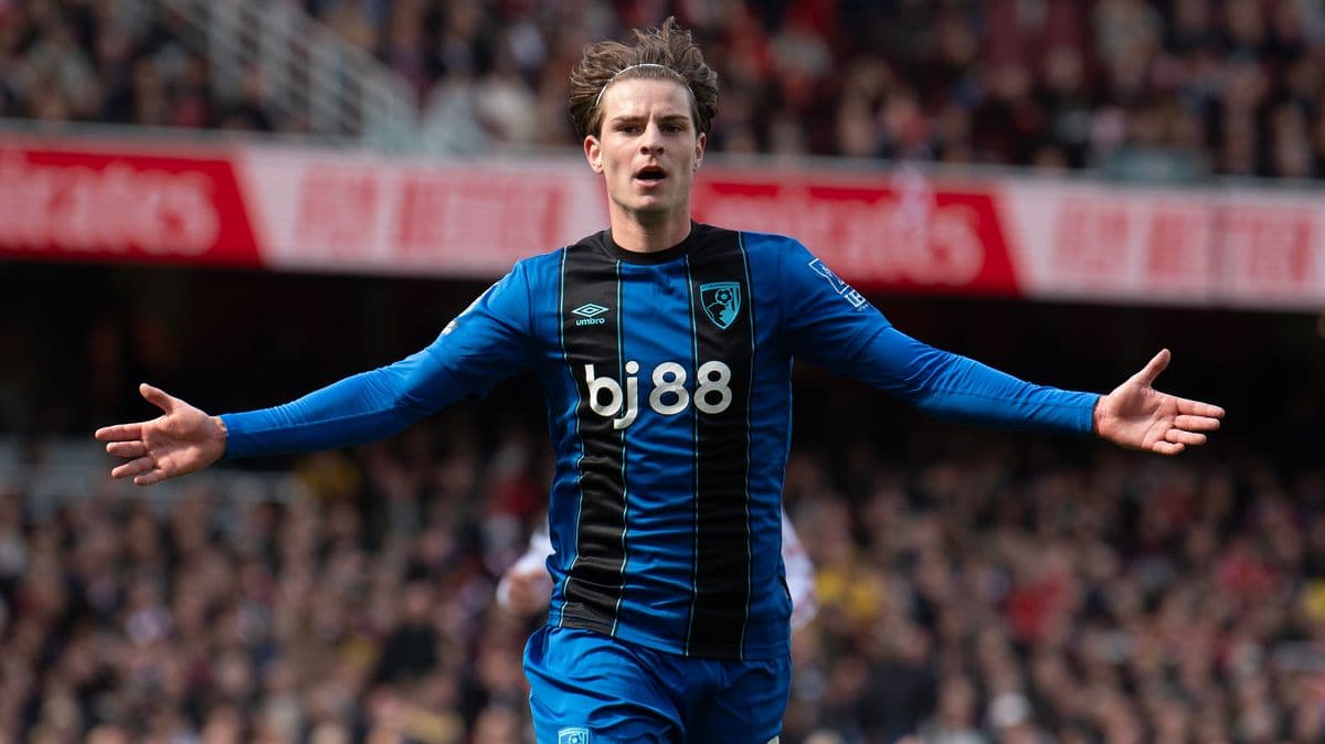 United prati Alex Scott kao zamjenu za Casemiro