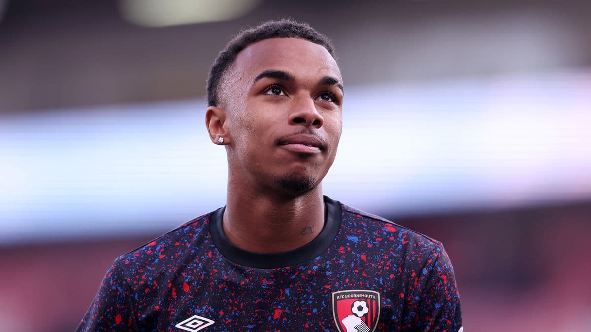 Arsenal prati Eli Junior Kroupija, Bournemouth zabrinut za zadržavanje