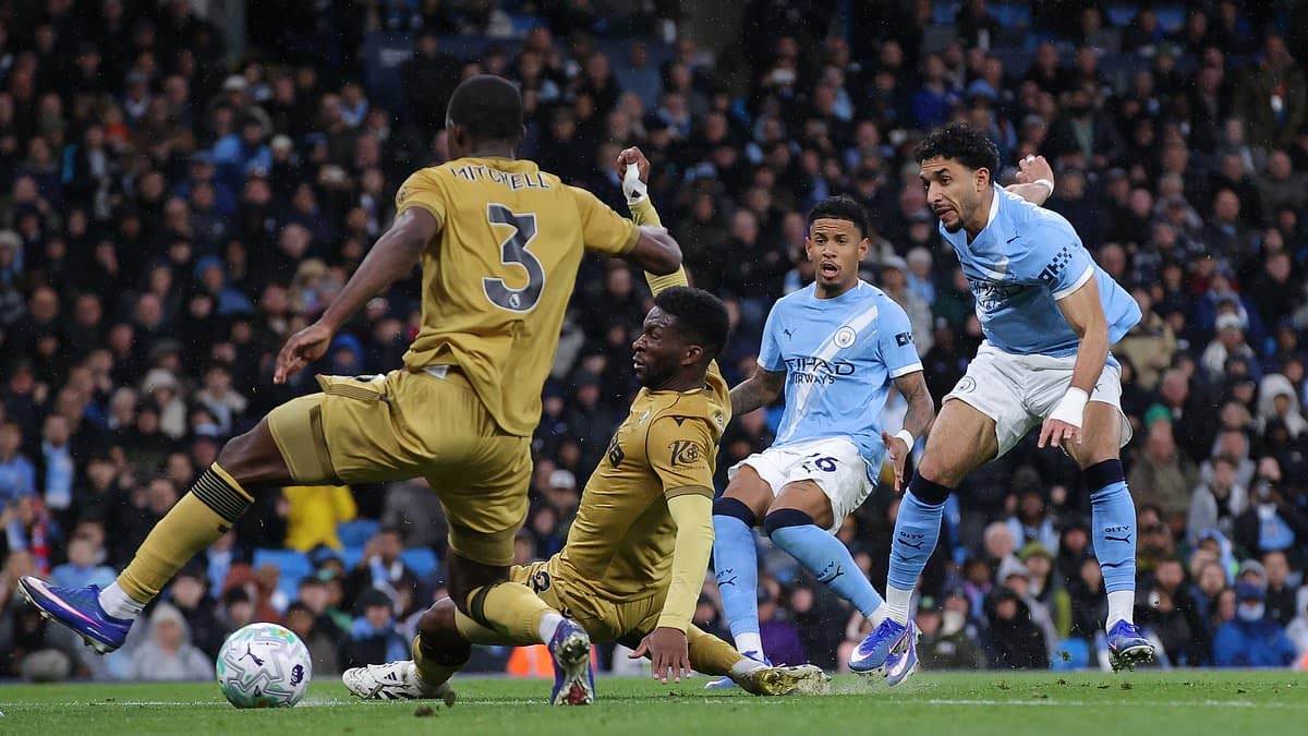 Manchester City pobijedio Crystal Palace 3-0 i smanjio zaostatak
