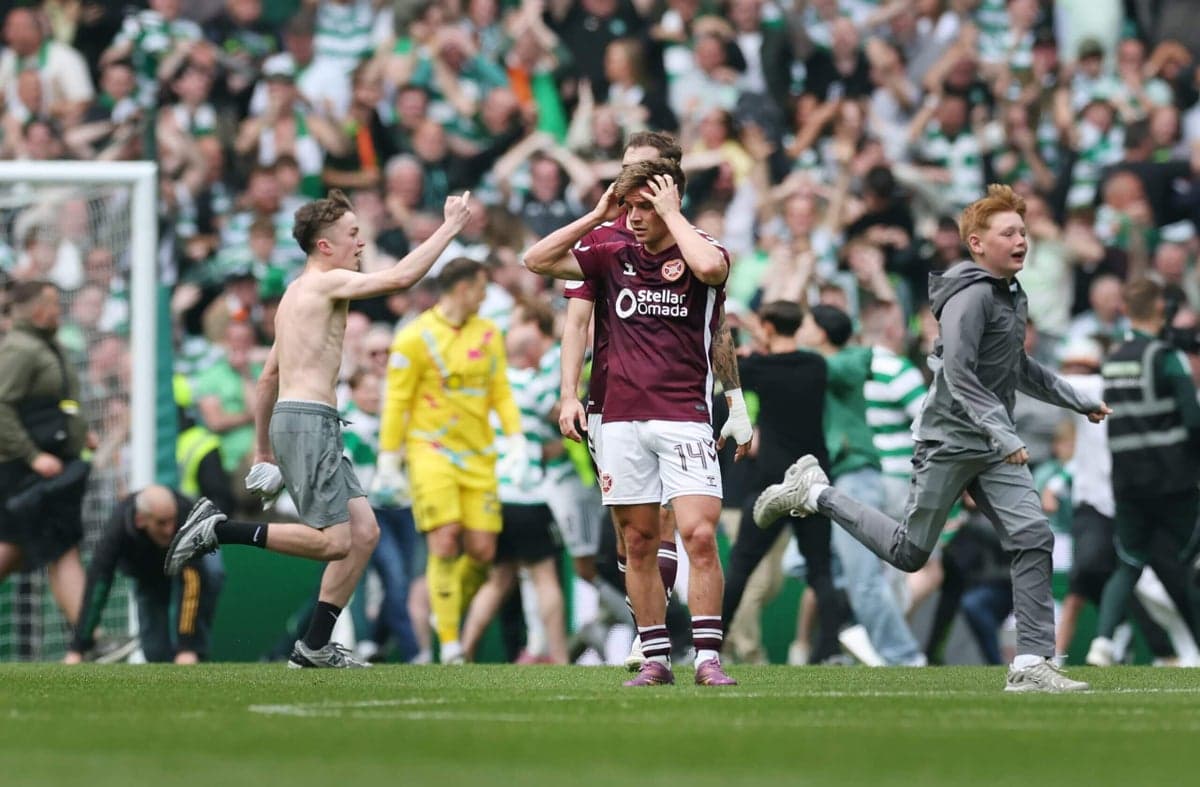 Celtic osvojio titulu nakon invazije navijača na teren