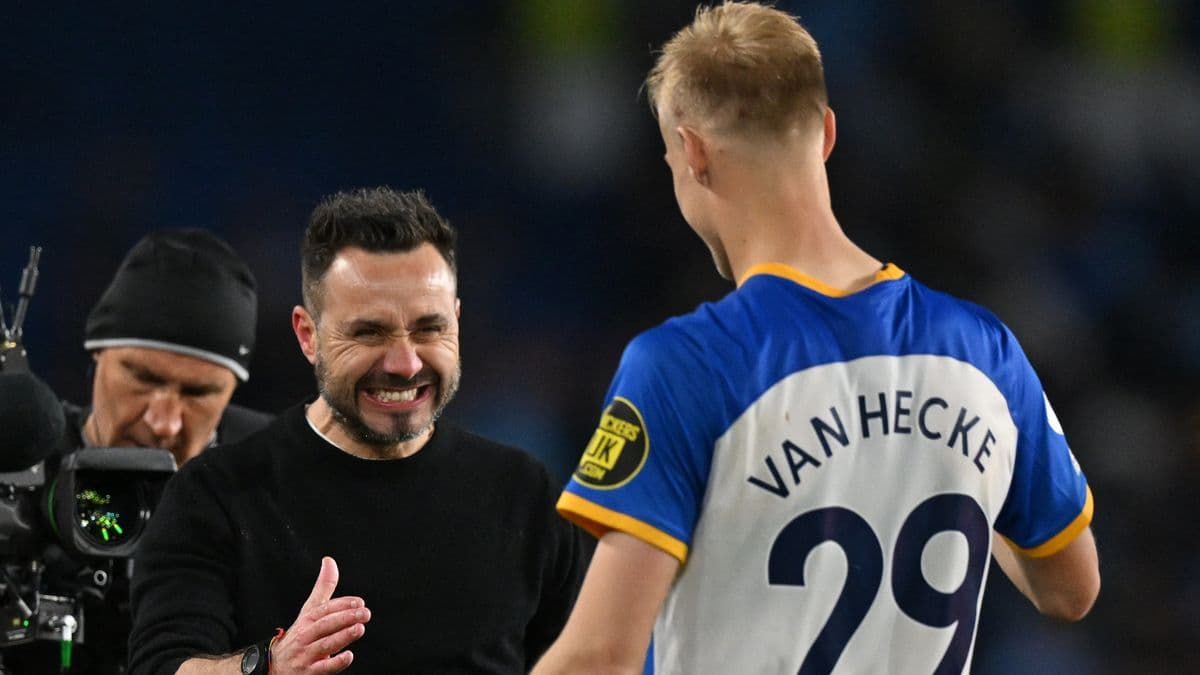 Tottenham želi Van Heckea i Senesija za obnovu odbrane