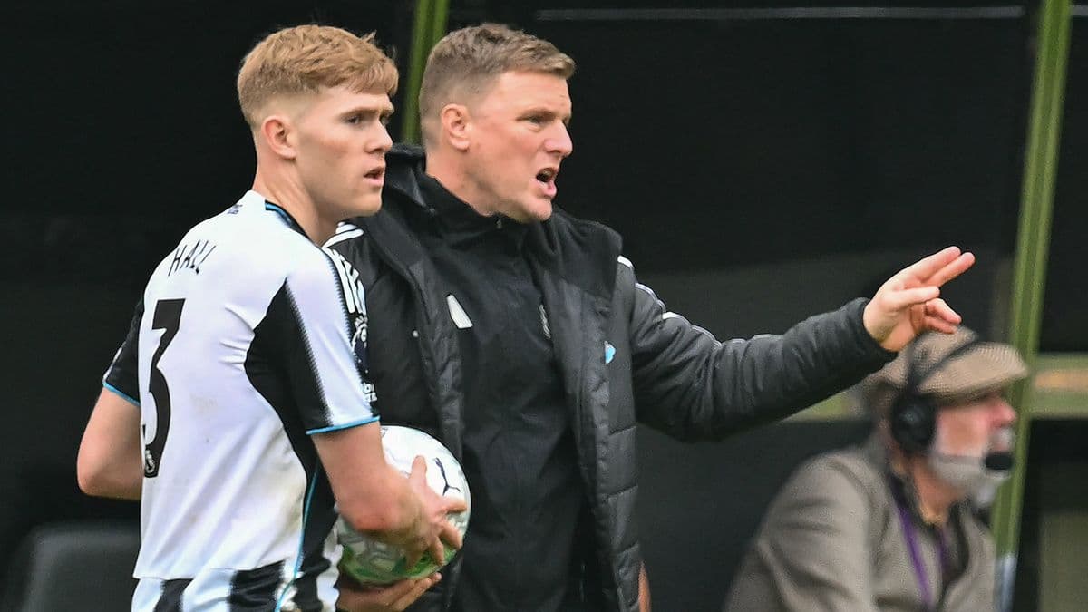 Newcastle demantuje svađe između Howa i Halla, United zainteresovan