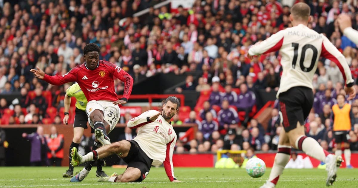 Manchester United pobijedio Liverpool 3-2 i osigurao Ligu prvaka
