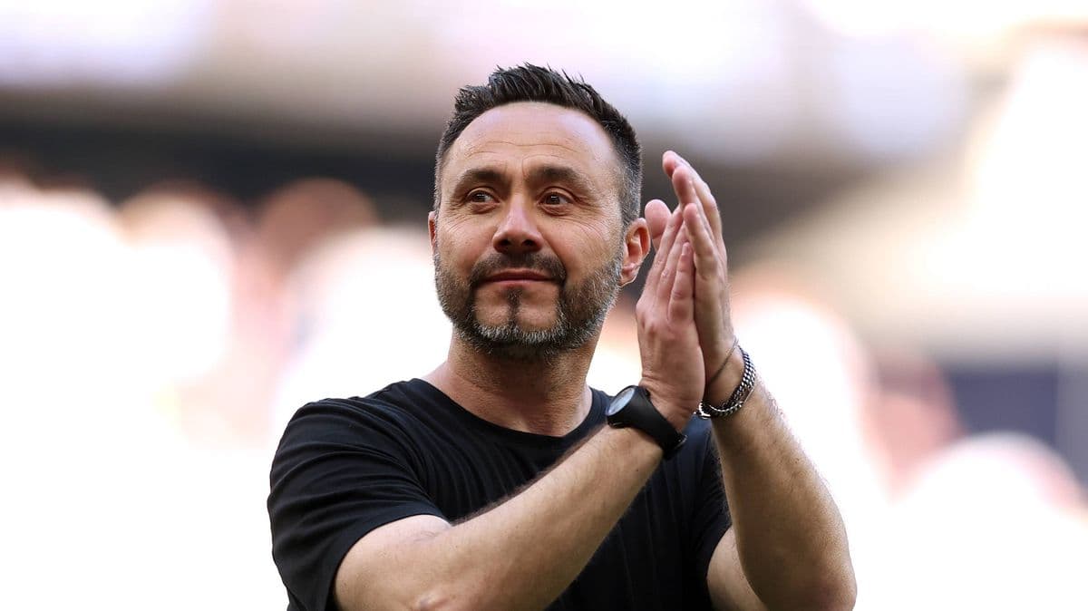 Tottenham gradi odbranu snova: Robertson stigao, Van Hecke na meti