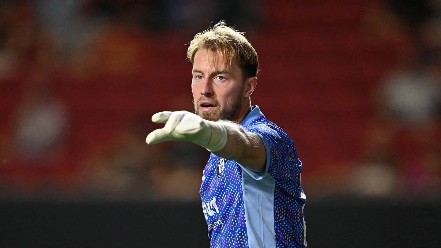 Joe Lumley potpisao za Sheffield Wednesday nakon Premier League karijere