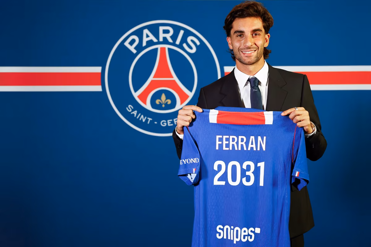 Torres potpisao za PSG do 2031. godine i preuzeo dres broj devet