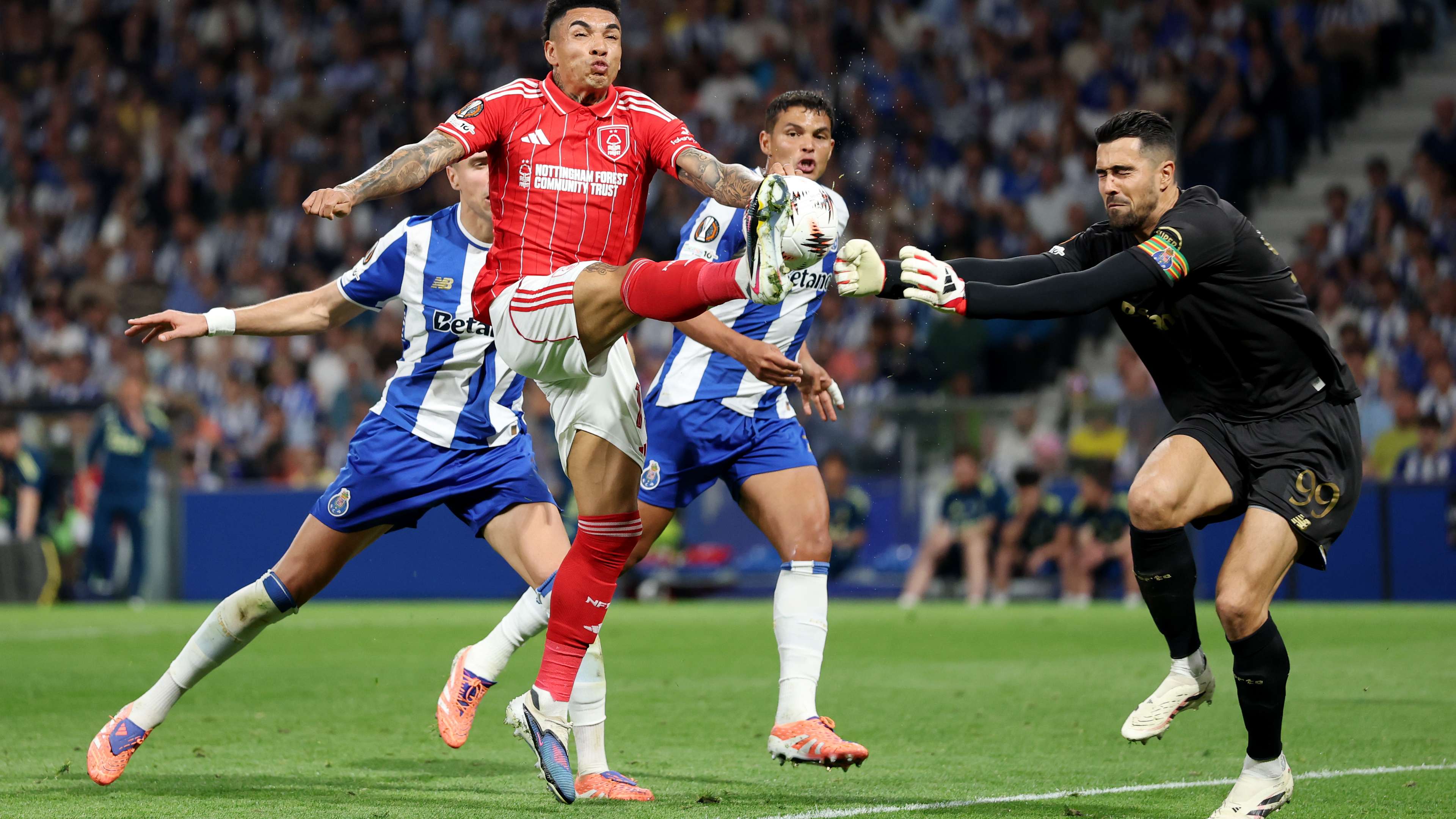 Porto i Nottingham Forest remizirali 1-1 u prvoj utakmici
