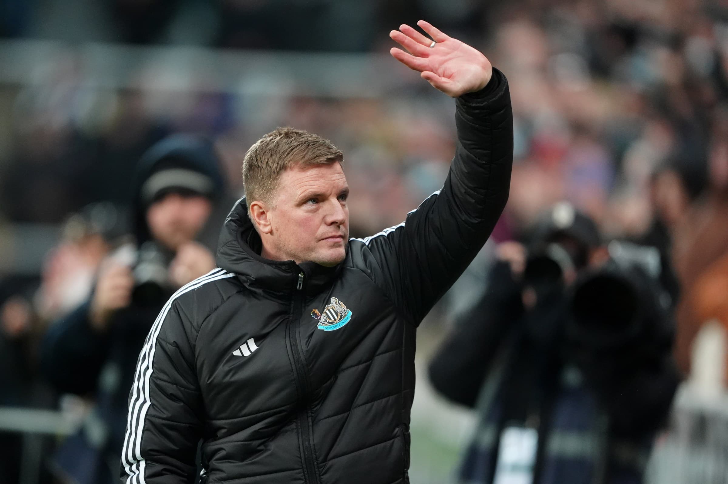Howe ostaje u Newcastleu unatoč sumnjama o budućnosti